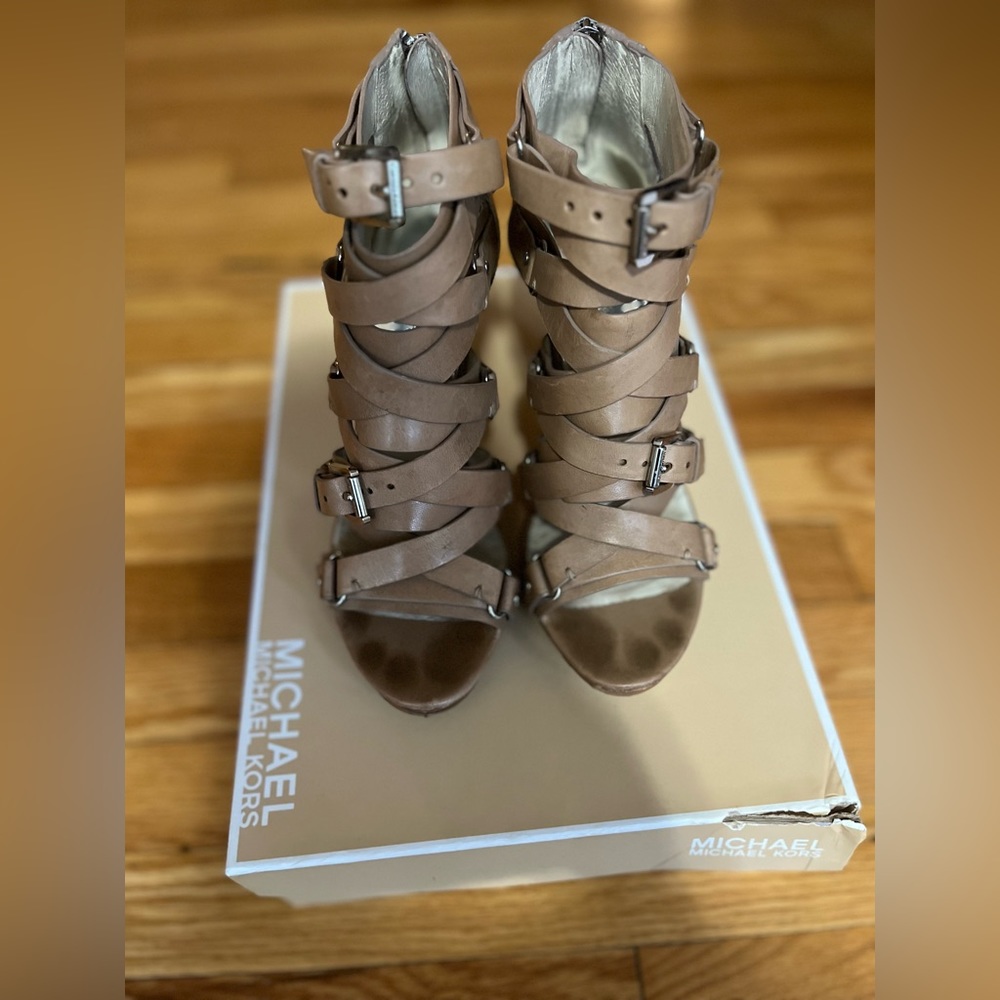 MICHAEL KORS LEONIA BOOTIES IN TAUPE SZ 8 STRAPPY HEEL